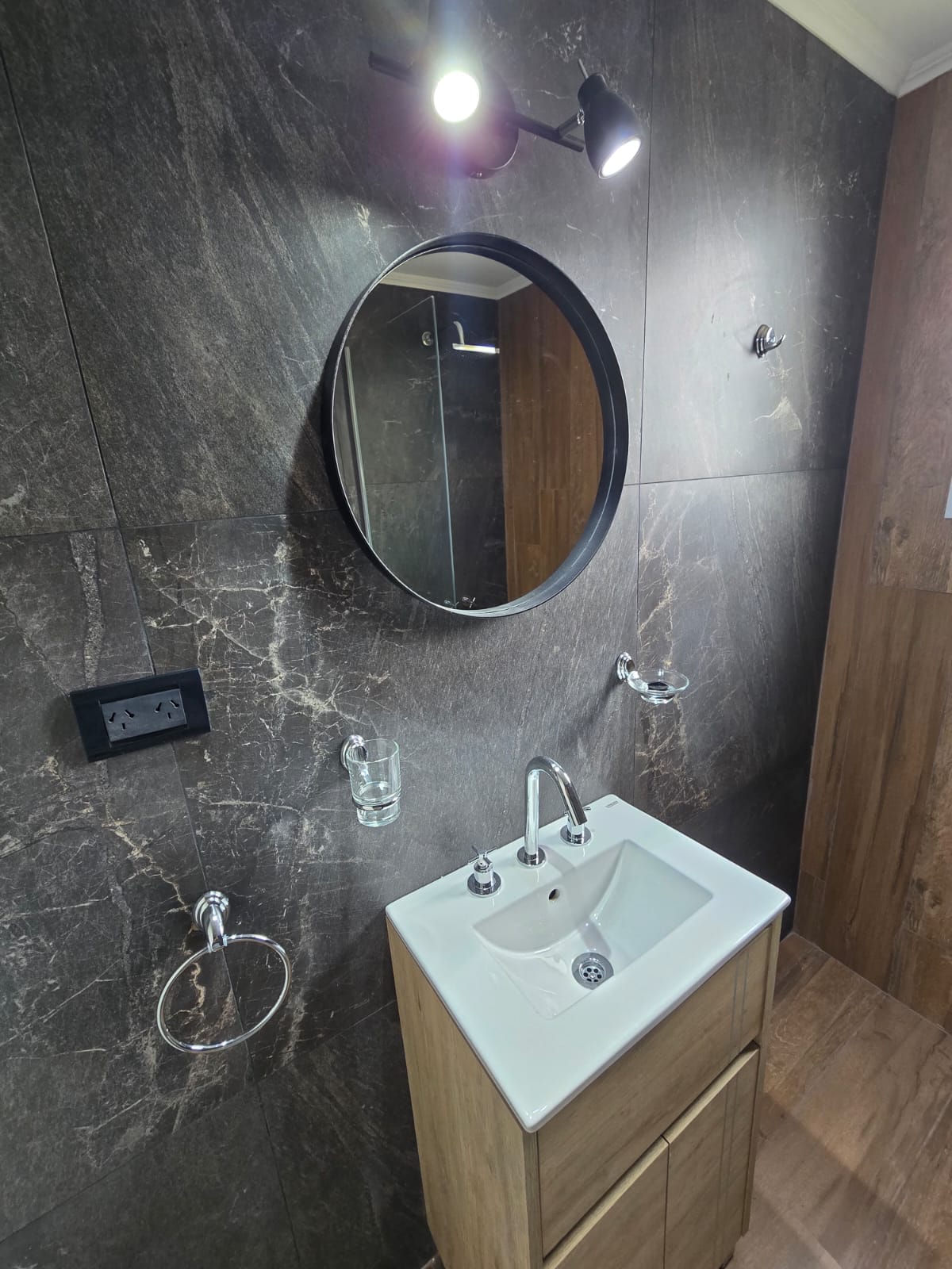 WhatsApp Image 2026-10-19 at 12.58.53 (5) DEPARTAMENTO DE 2 AMBIENTES CON DOBLE BALCÓN – TORRE ANSER – CORRIENTES 2432
