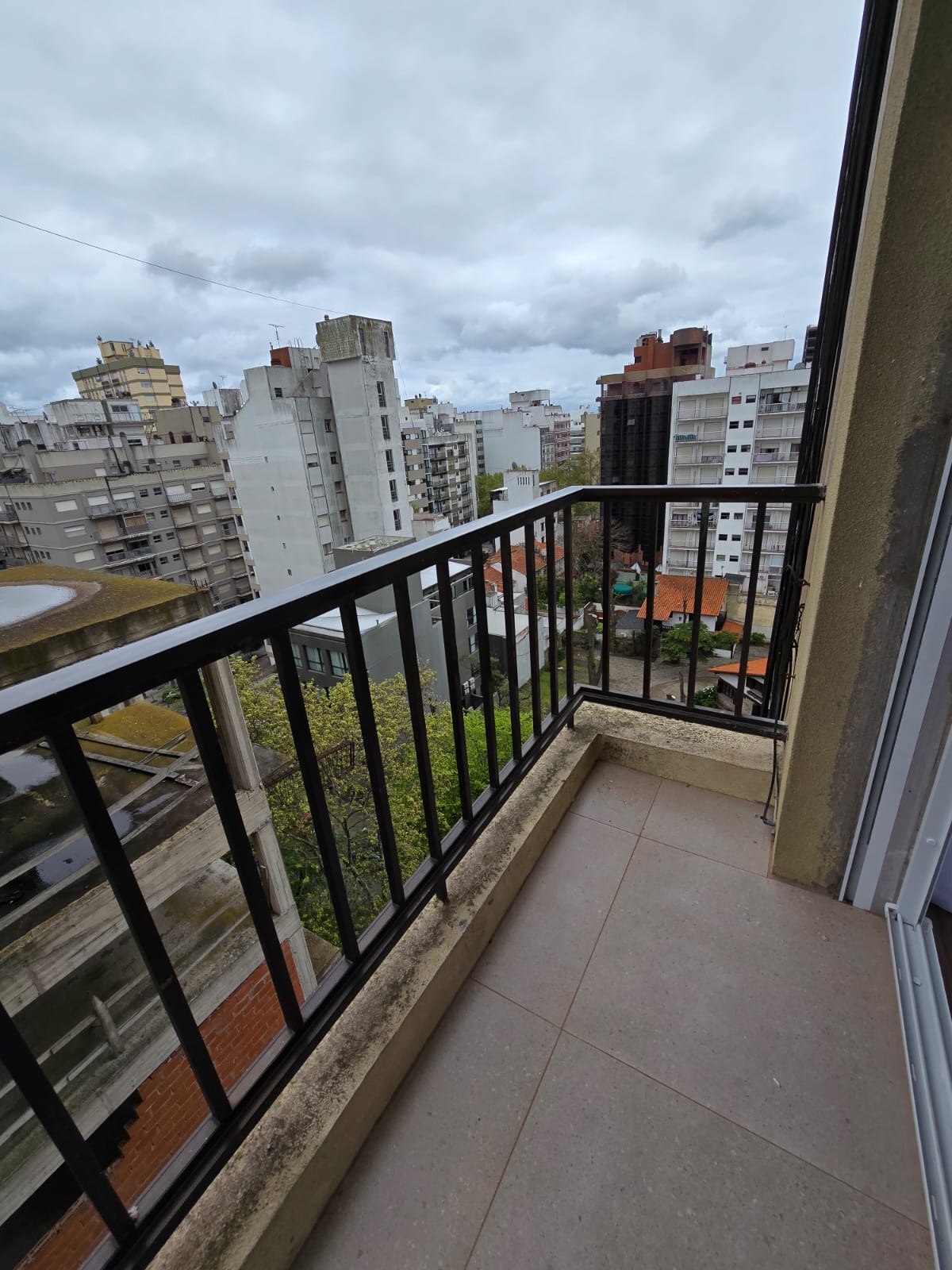 WhatsApp Image 2026-10-19 at 12.58.53 DEPARTAMENTO DE 2 AMBIENTES CON DOBLE BALCÓN – TORRE ANSER – CORRIENTES 2432