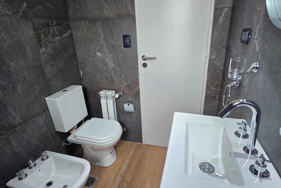 DEPARTAMENTO DE 2 AMBIENTES CON DOBLE BALCÓN – TORRE ANSER – CORRIENTES 2432