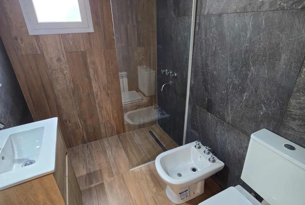 DEPARTAMENTO DE 2 AMBIENTES CON DOBLE BALCÓN – TORRE ANSER – CORRIENTES 2432
