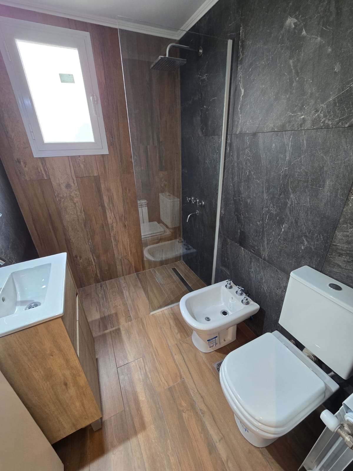 WhatsApp Image 2026-10-19 at 12.58.54 DEPARTAMENTO DE 2 AMBIENTES CON DOBLE BALCÓN – TORRE ANSER – CORRIENTES 2432