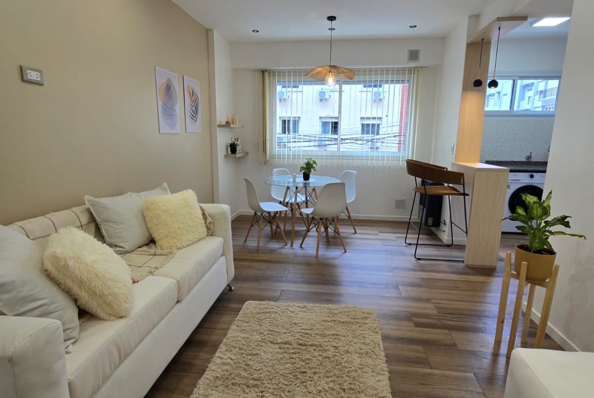 DEPARTAMENTO DE 2 AMBIENTES COMPLETAMENTE RECICLADO – BROWN 1712