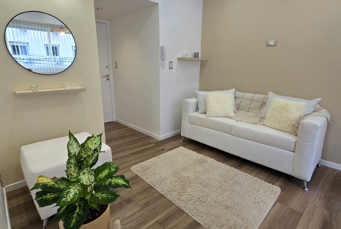 DEPARTAMENTO DE 2 AMBIENTES COMPLETAMENTE RECICLADO – BROWN 1712