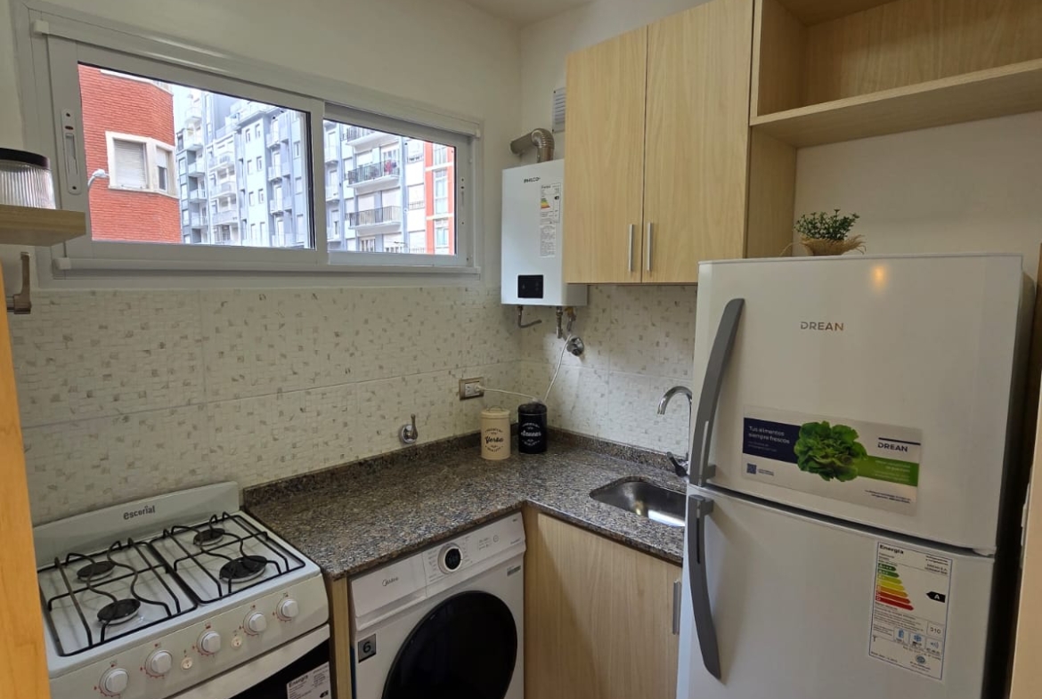 DEPARTAMENTO DE 2 AMBIENTES COMPLETAMENTE RECICLADO – BROWN 1712