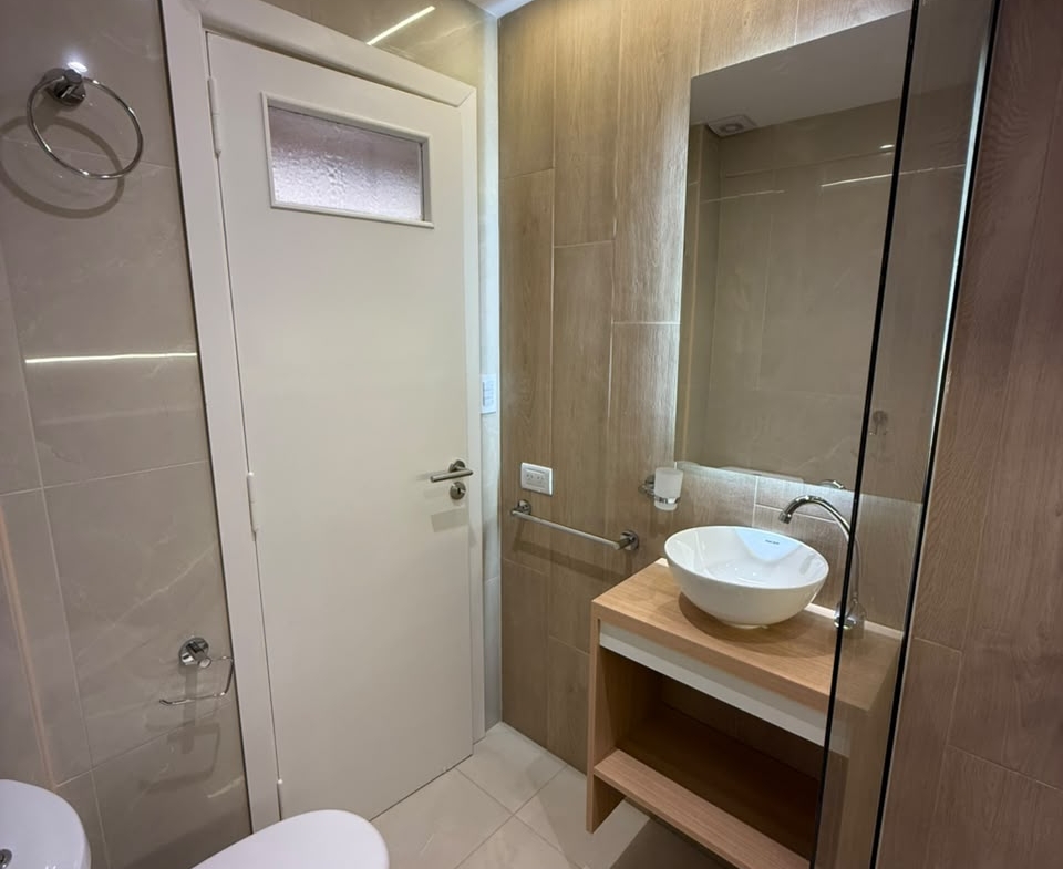 Departamento de 3 ambientes a la calle con balcón – Bolívar 2240
