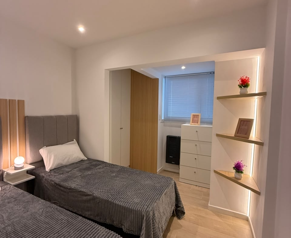 Departamento de 3 ambientes a la calle con balcón – Bolívar 2240