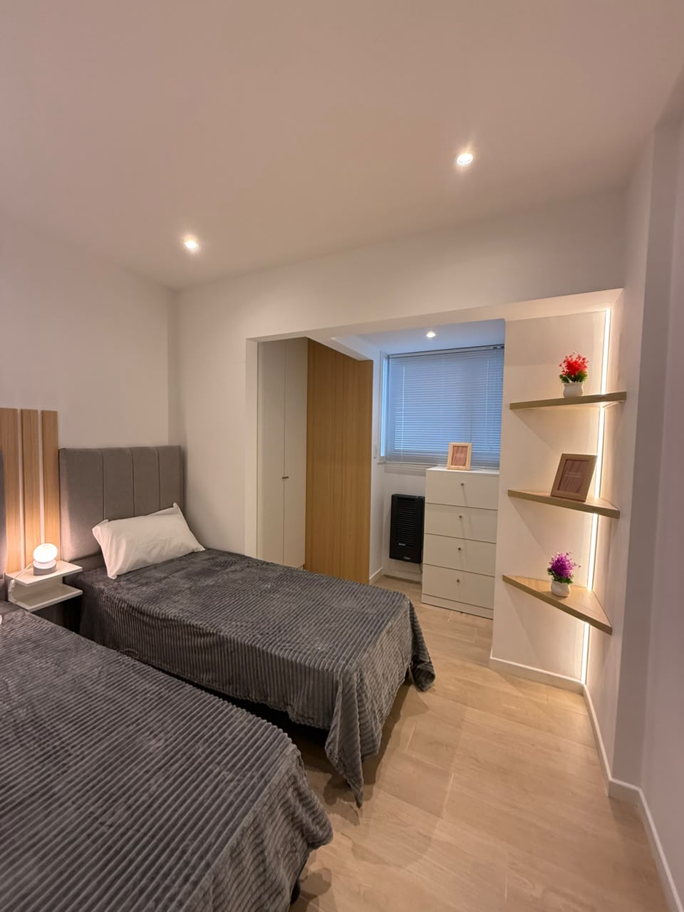 Departamento de 3 ambientes a la calle con balcón – Bolívar 2240